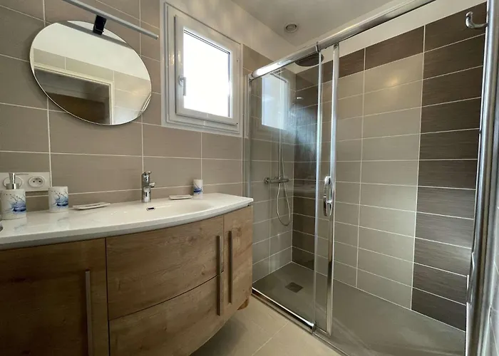 Bm000-007 3 Pieces 4 Couchages Sur * Brem-Sur-Mer